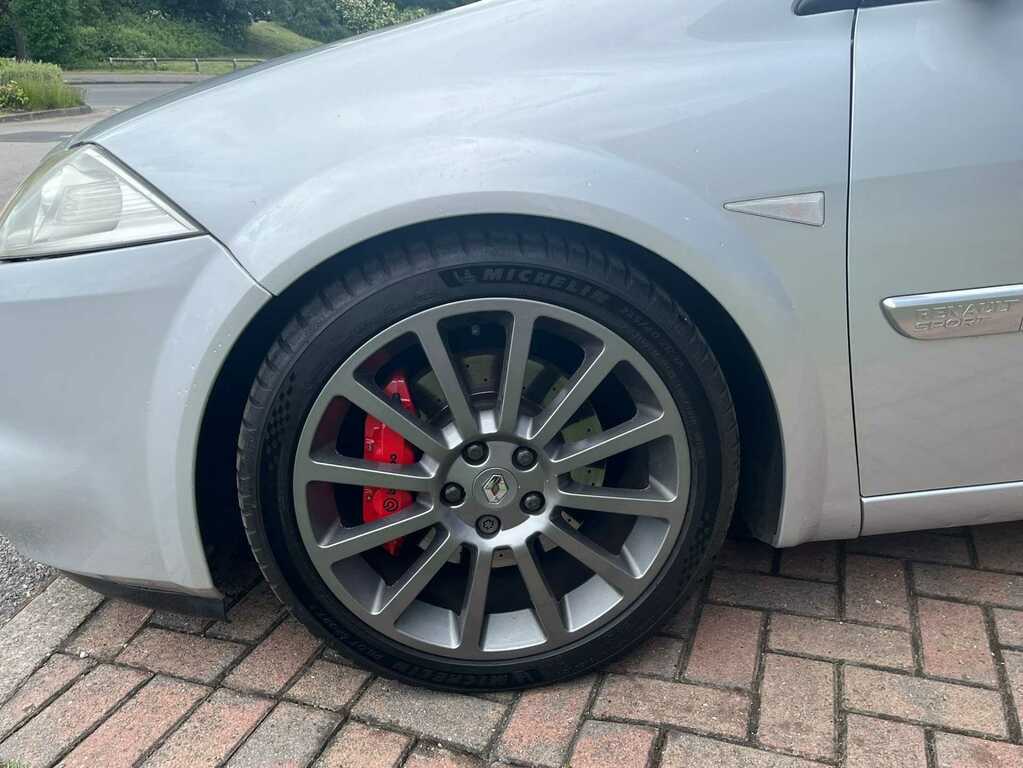 Renault Megane 1.4 16V Expression Red #10