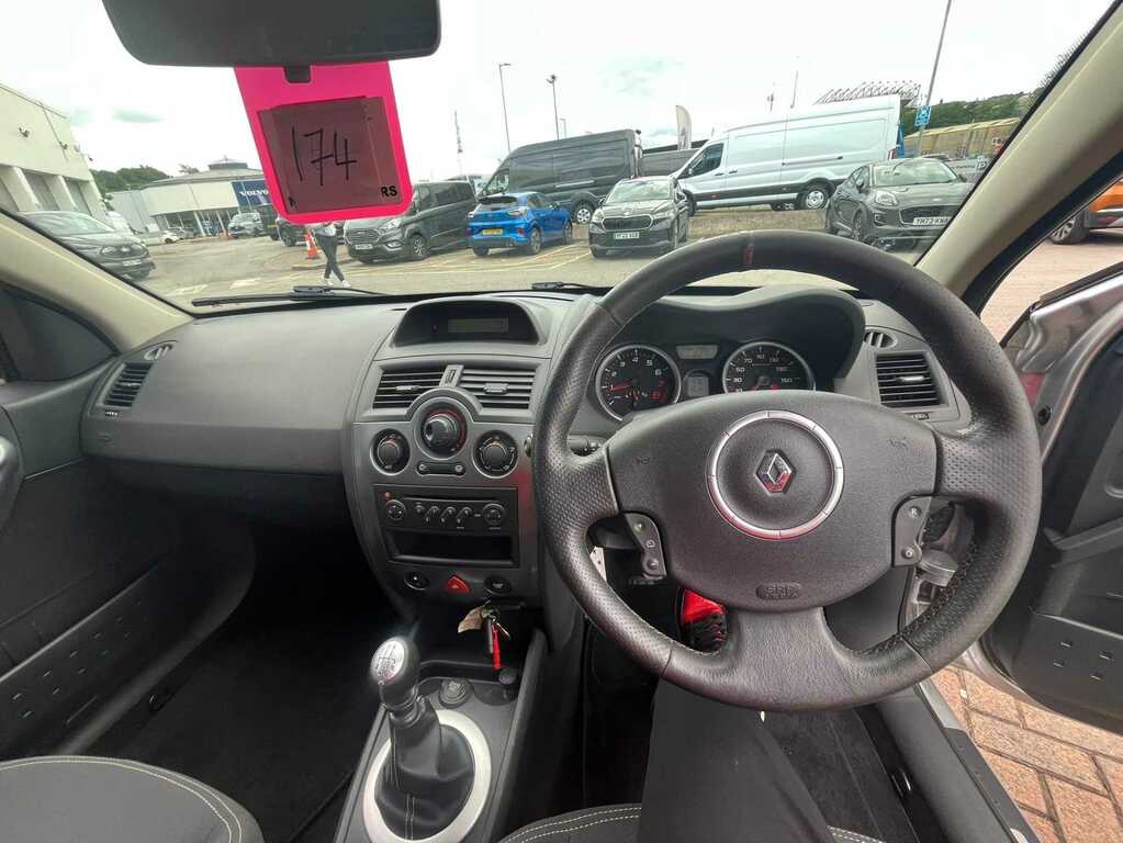 Renault Megane 1.4 16V Expression Red #17