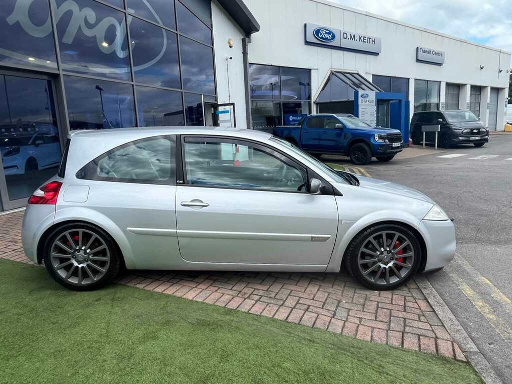 Renault Megane 1.4 16V Expression Red #11