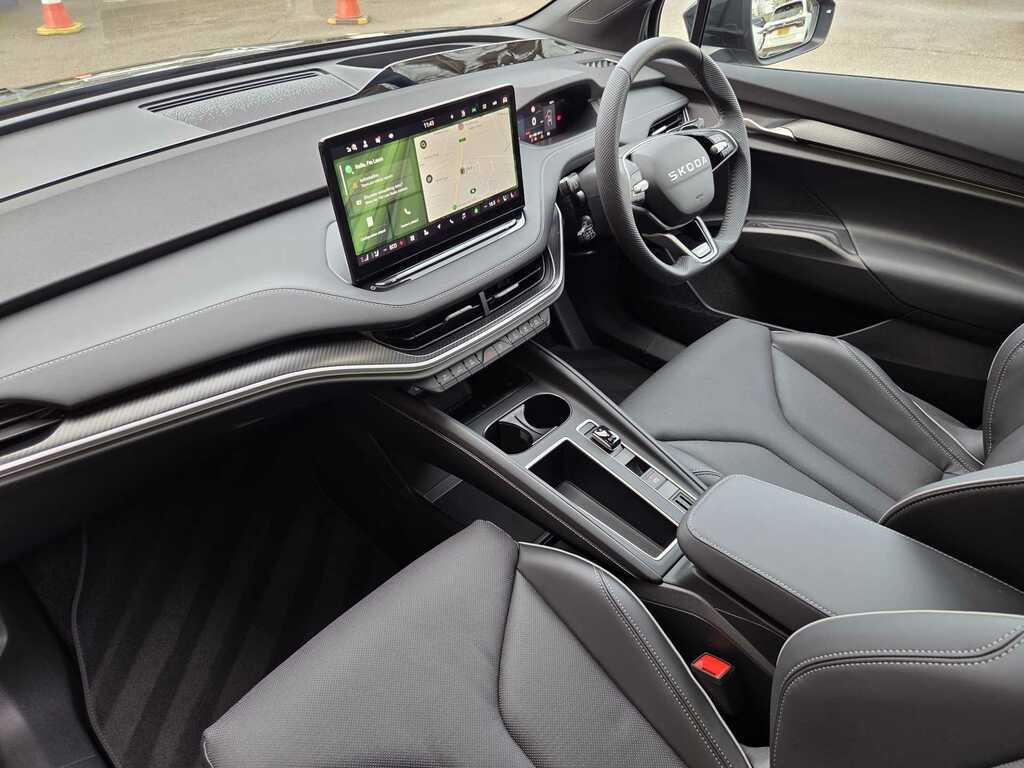 Skoda ENYAQ 250Kw Vrs 84Kwh 4X4 Black #2