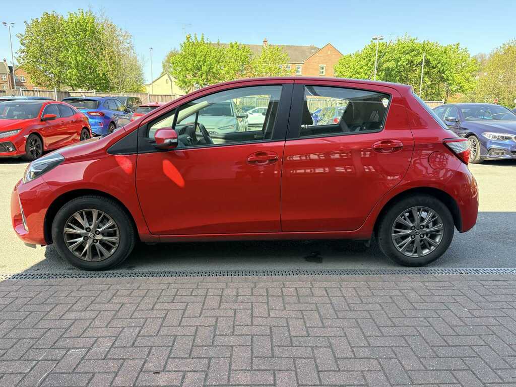 Toyota Yaris 1.5 Vvt-i Icon YB67EWY Red #3