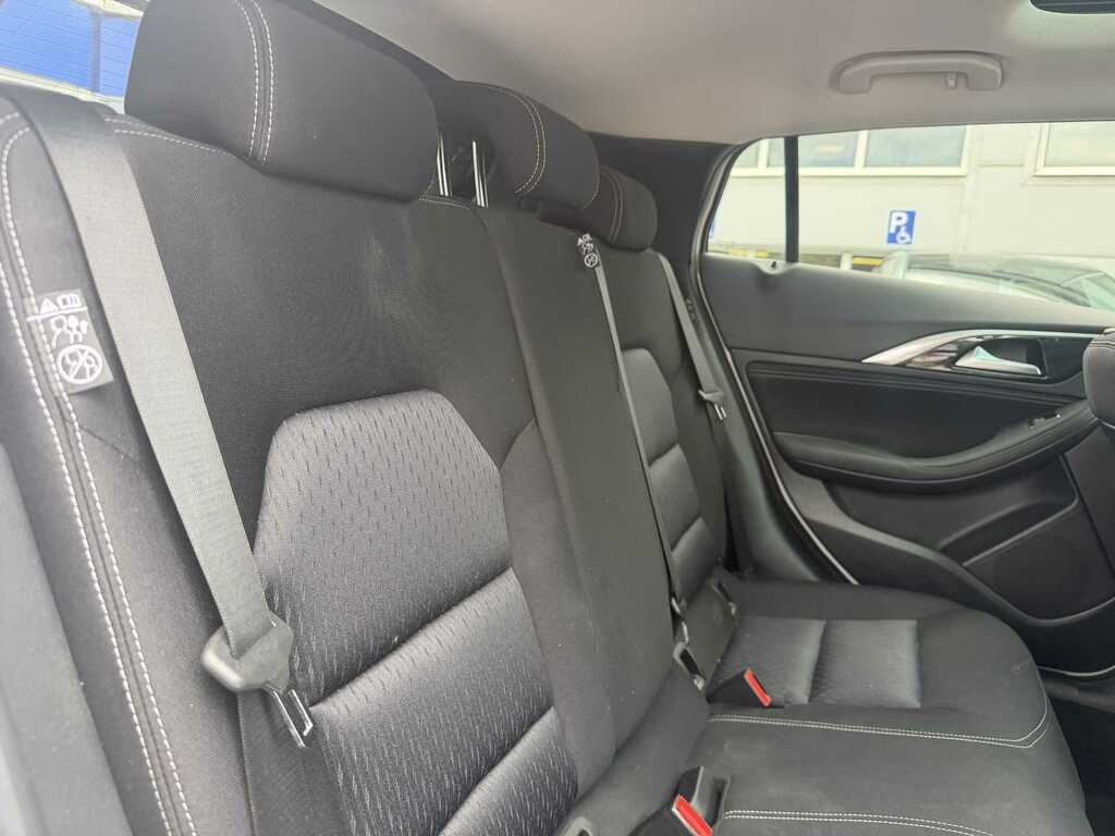 Infiniti Q30 Hatchback 2.2D Sport Dct Euro 6 Ss 201919 White #17