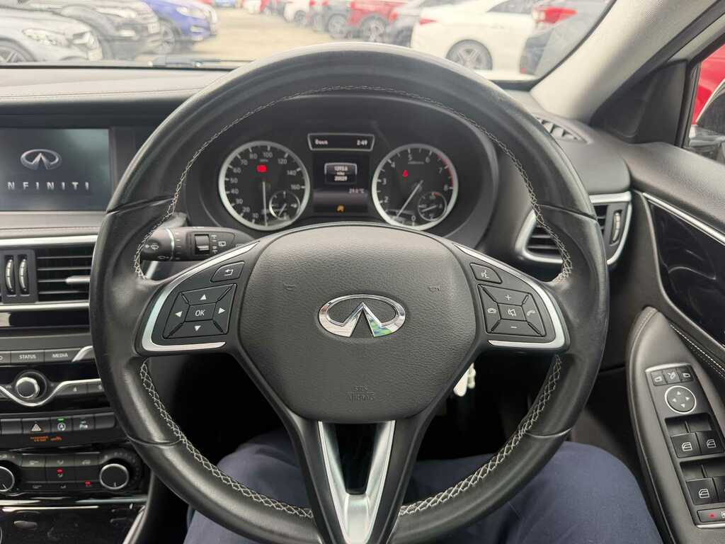 Infiniti Q30 Hatchback 2.2D Sport Dct Euro 6 Ss 201919 White #26