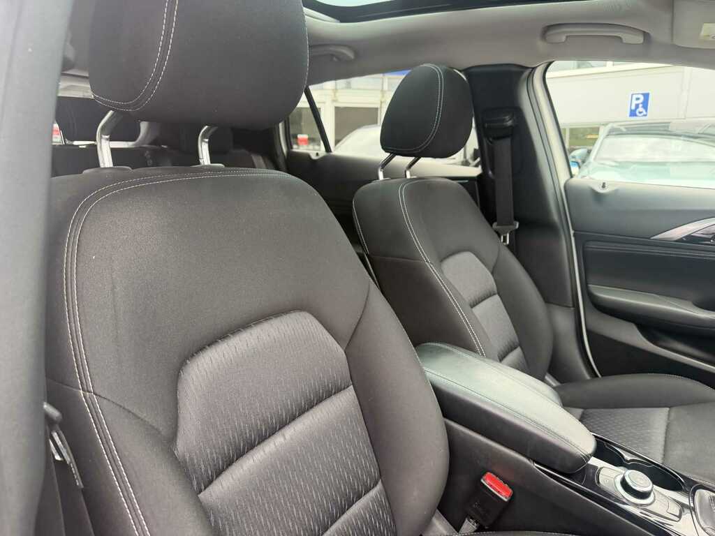 Infiniti Q30 Hatchback 2.2D Sport Dct Euro 6 Ss 201919 White #14