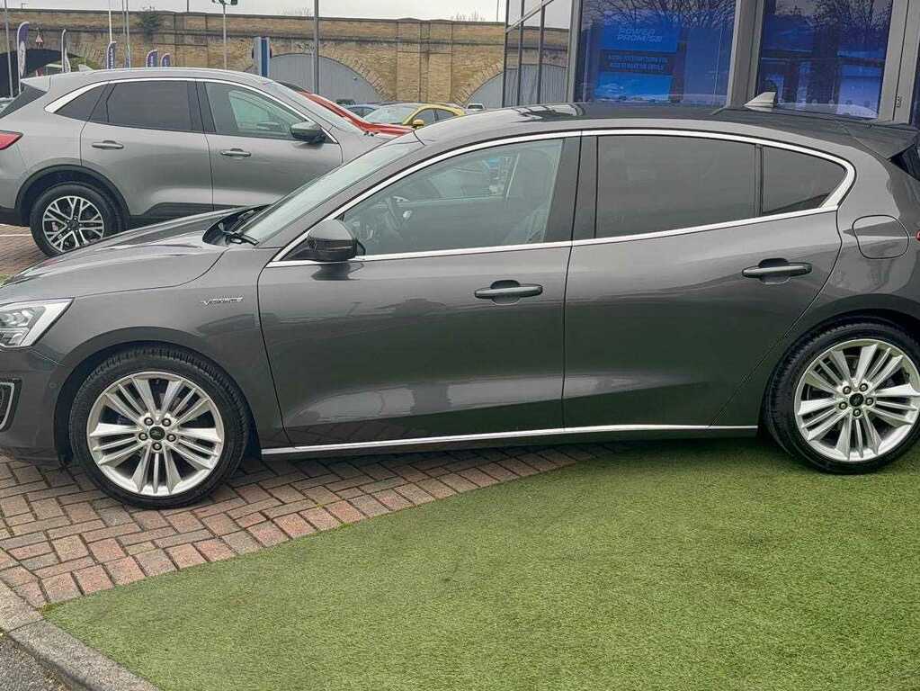 Ford Focus 1.0T Ecoboost Vignale Hatchback Grey #2