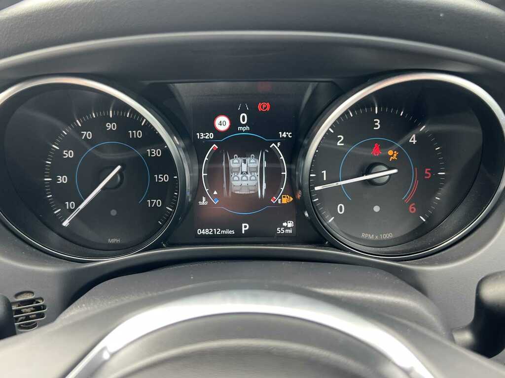 Jaguar XE 2.0D 180 Prestige Awd White #33