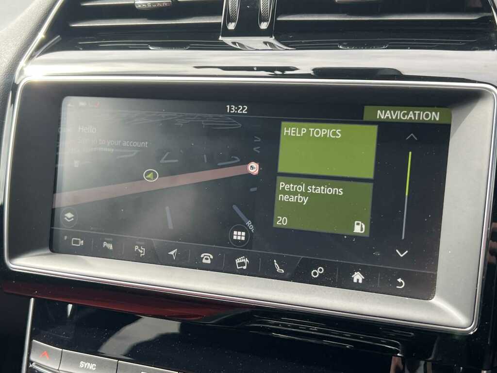 Jaguar XE 2.0D 180 Prestige Awd White #27