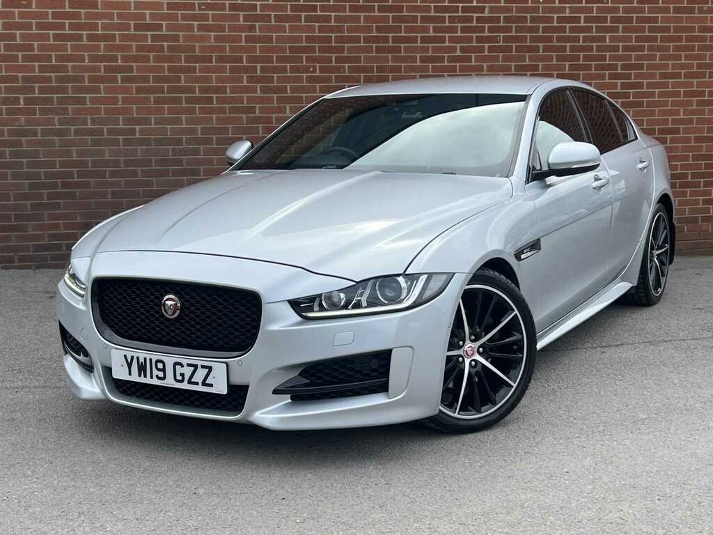 Jaguar XE 2.0D 180 Prestige Awd White #3