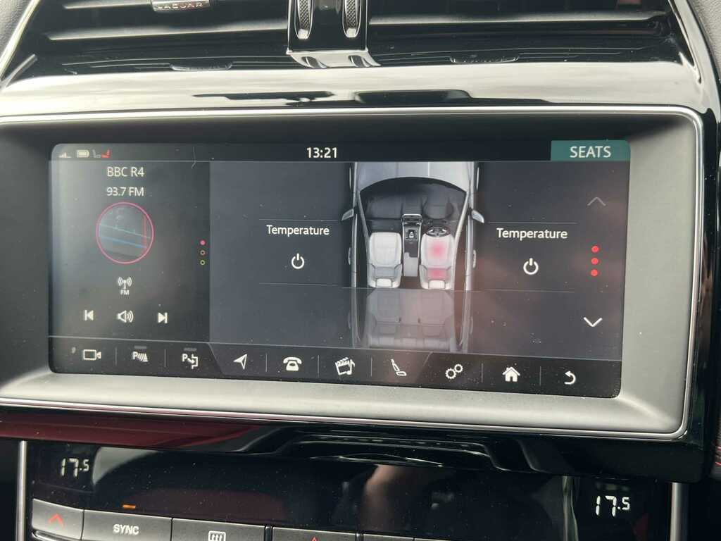 Jaguar XE 2.0D 180 Prestige Awd White #31