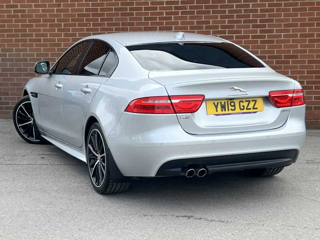 Jaguar XE 2.0D 180 Prestige Awd White #6