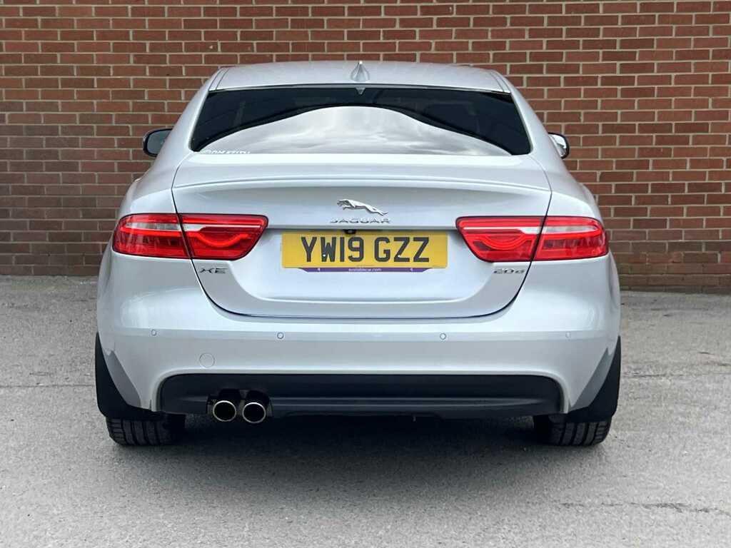 Jaguar XE 2.0D 180 Prestige Awd White #5