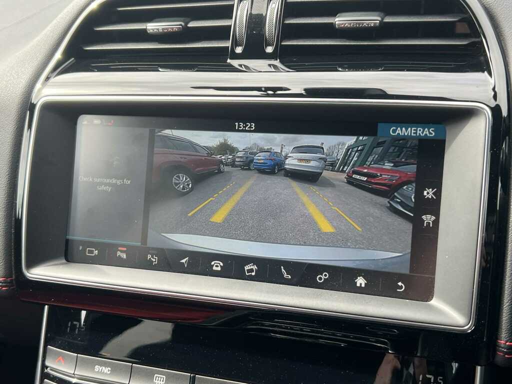 Jaguar XE 2.0D 180 Prestige Awd White #23