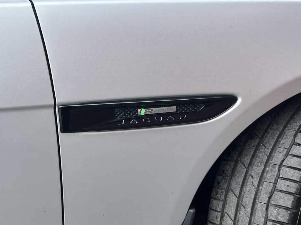 Jaguar XE 2.0D 180 Prestige Awd White #10