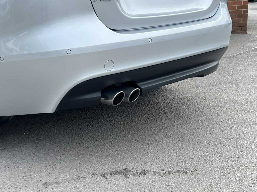 Jaguar XE 2.0D 180 Prestige Awd White #7