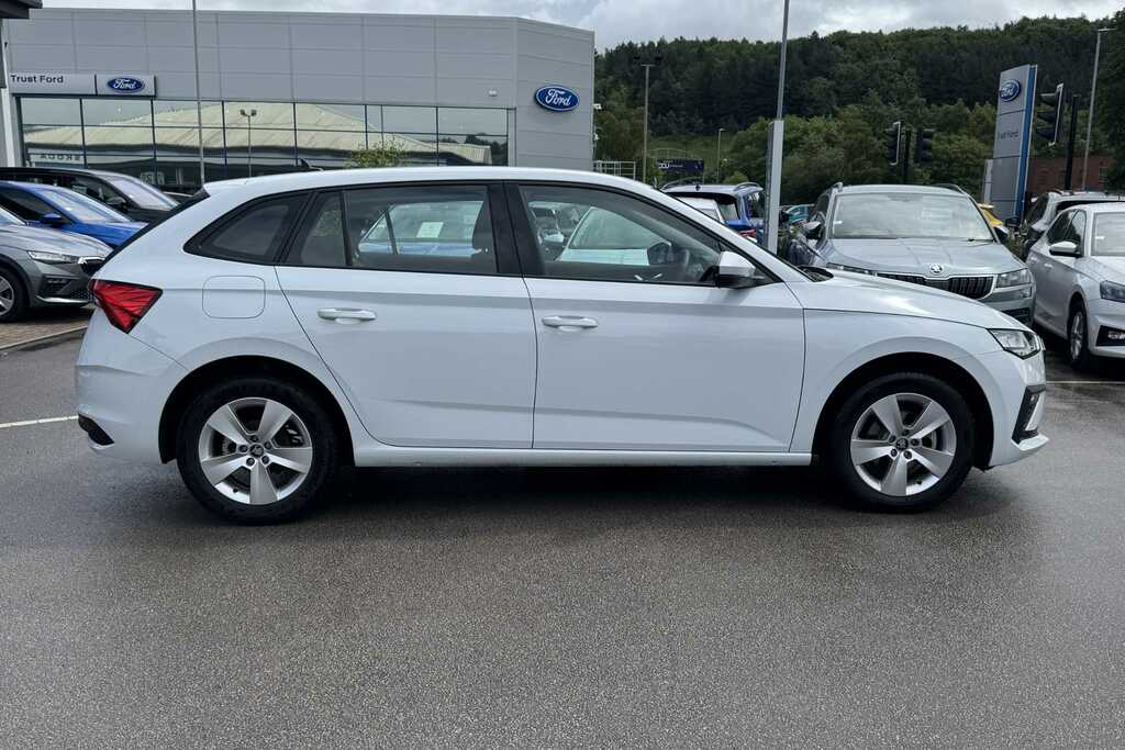 Skoda Scala 1.0 Tsi 116 Se Edition Dsg White #4