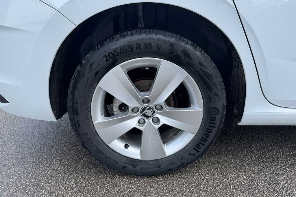 Skoda Scala 1.0 Tsi 116 Se Edition Dsg White #5