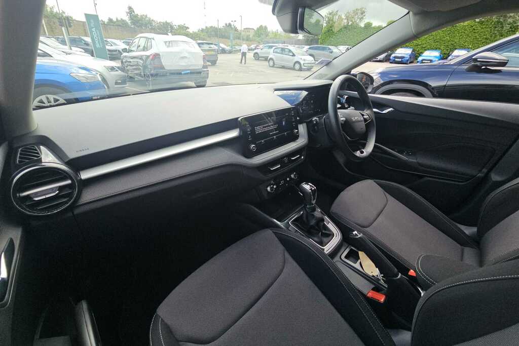 Skoda Fabia 1.0 Tsi 116 Se Edition Dsg DA25YOV Black #2