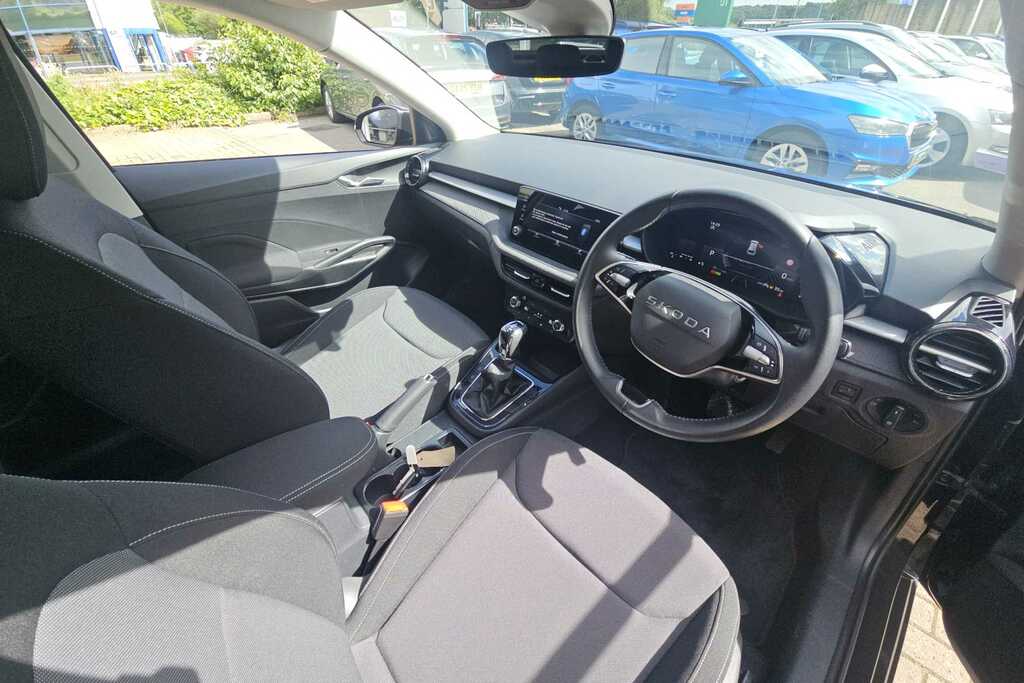 Skoda Fabia 1.0 Tsi 116 Se Edition Dsg DA25YOV Black #6