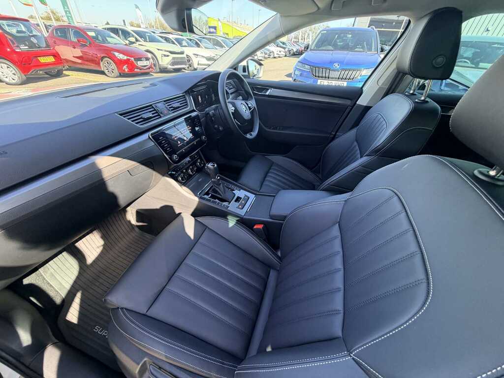 Skoda Superb 2.0 Tdi Cr Se L Dsg White #2