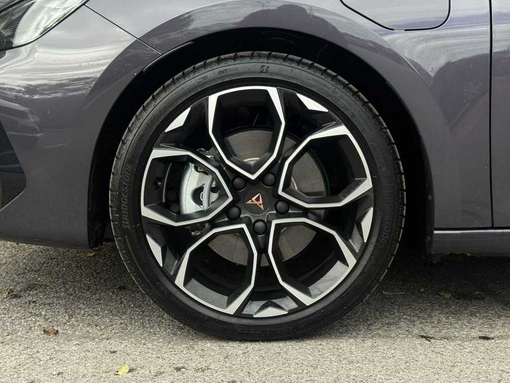 Cupra Leon 1.5 Ehybrid 204 V2 Dsg Purple #5