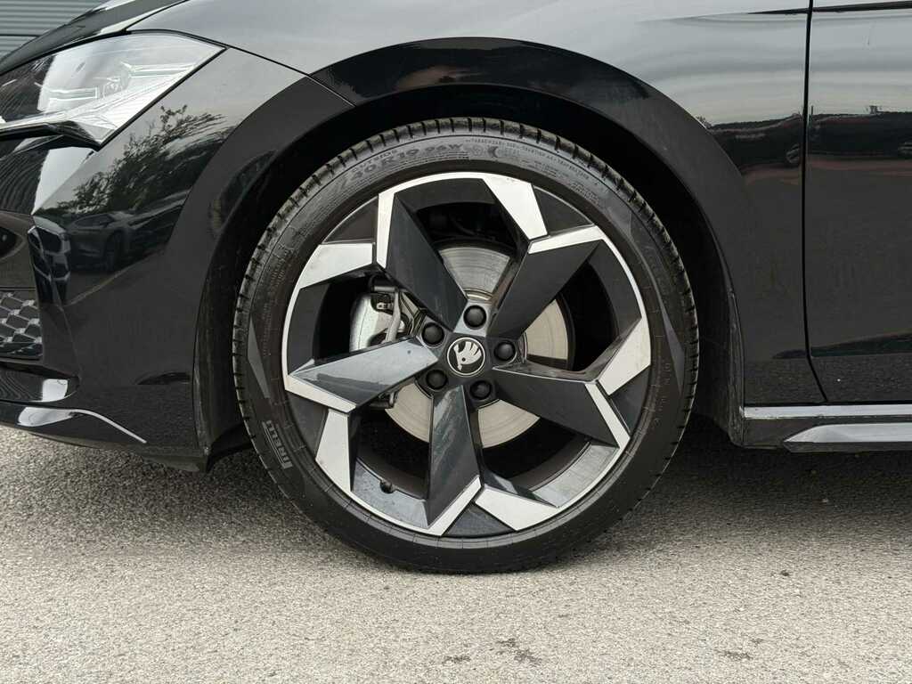 Skoda Superb 1.5 Tsi E-tec Sportline Dsg YH26CAO Black #5