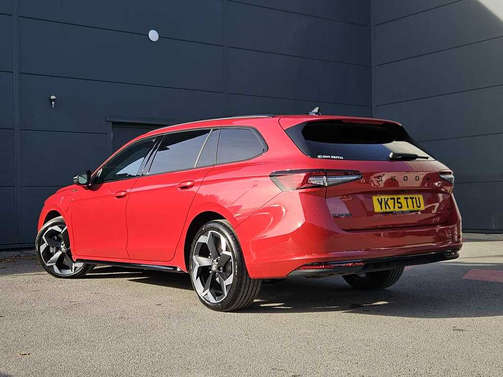 Skoda Superb Superb Estate Sportline 1.5 Tsi Iv 204 Ps Dsg 2026 Red #3