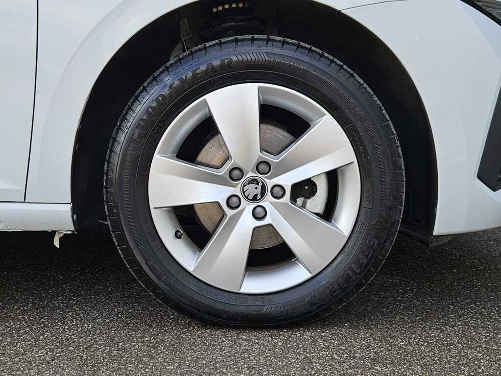 Skoda Scala 1.0 Tsi 116 Se Edition White #5