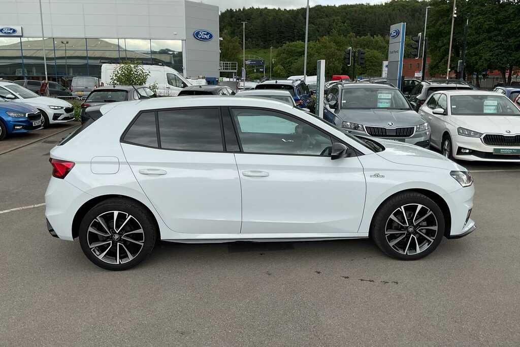 Skoda Fabia 1.0 Tsi 116 Monte Carlo Edition White #4
