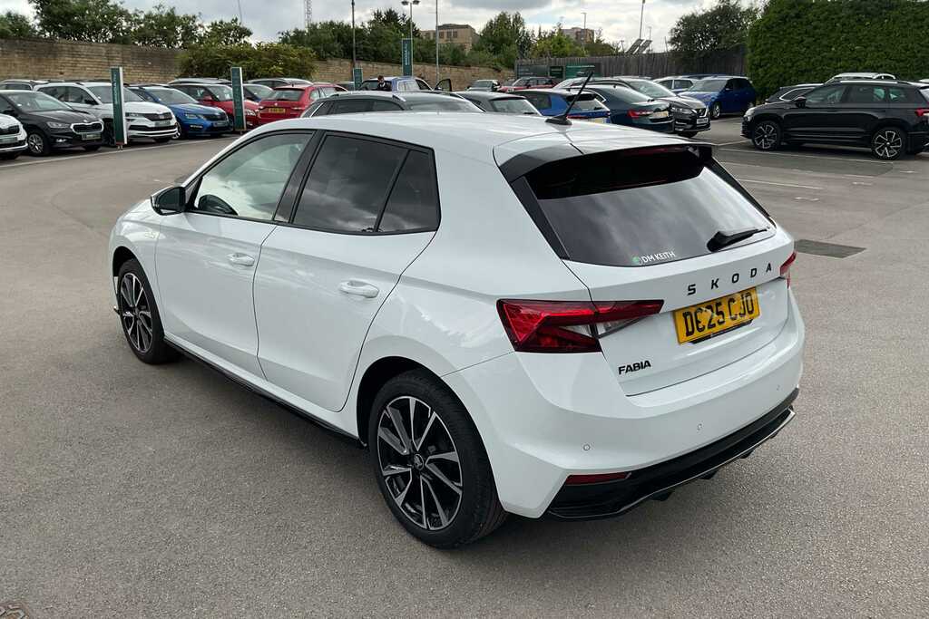 Skoda Fabia 1.0 Tsi 116 Monte Carlo Edition White #3