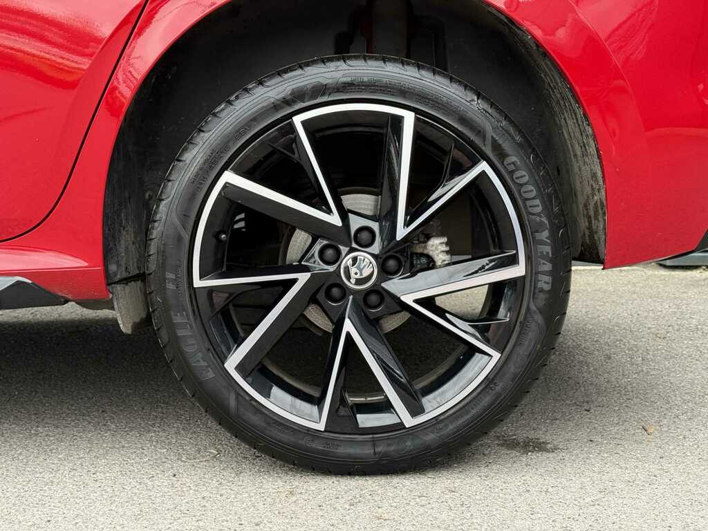 Skoda Kamiq 1.5 Tsi Monte Carlo Dsg Red #3