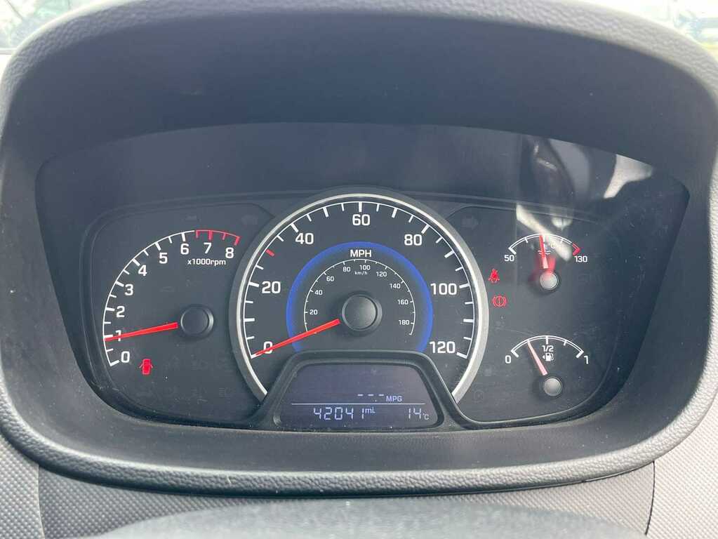 Hyundai I10 Play Red #37
