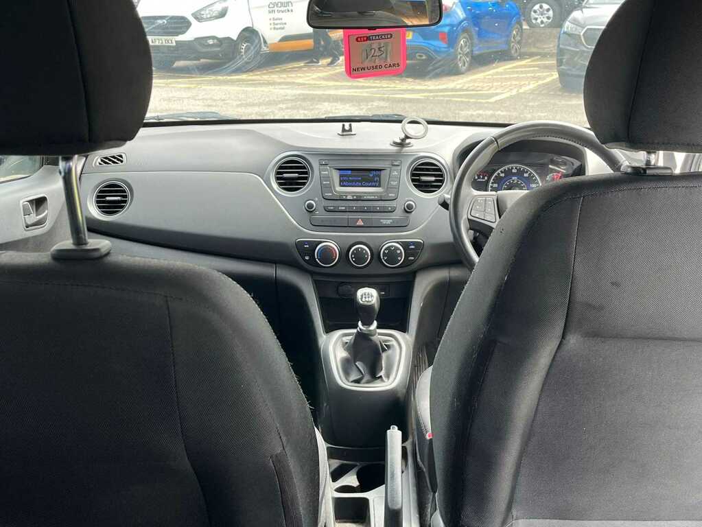Hyundai I10 Play Red #31