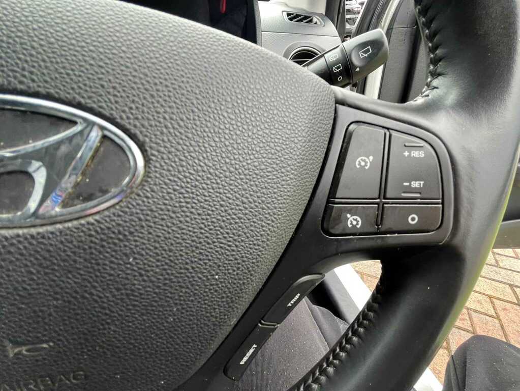 Hyundai I10 Play Red #22