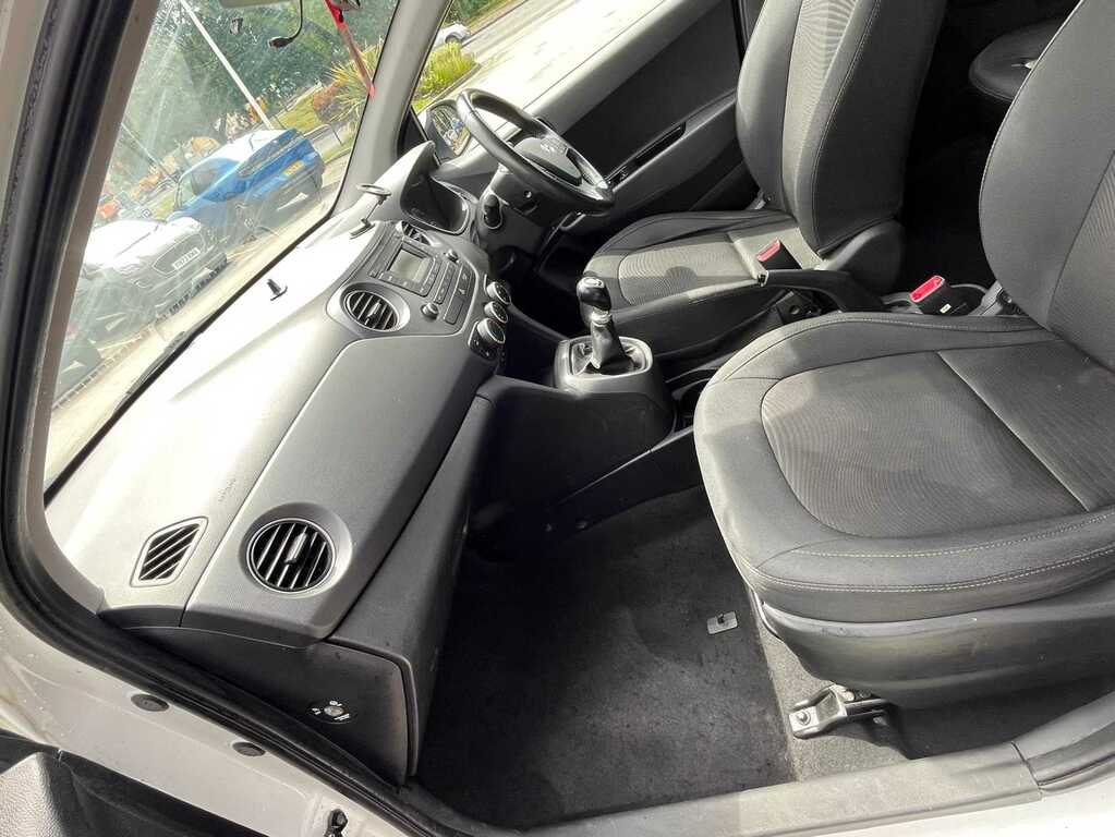 Hyundai I10 Play Red #21