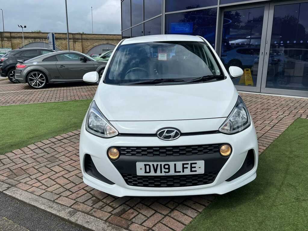 Hyundai I10 Play Red #25