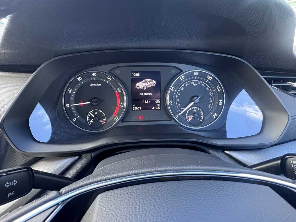 Skoda Octavia 1.5 Tsi Se YA23OCF Silver #5
