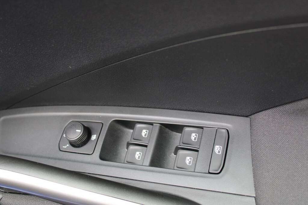 Skoda Fabia Fabia Colour Edition Tsi White #26