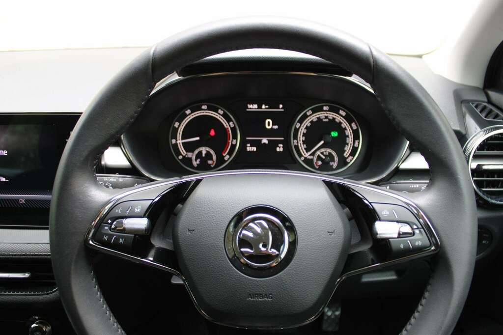 Skoda Fabia Fabia Colour Edition Tsi White #12