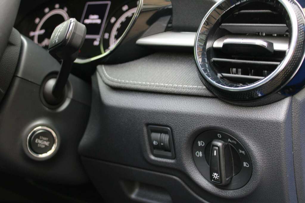 Skoda Fabia Fabia Colour Edition Tsi White #25