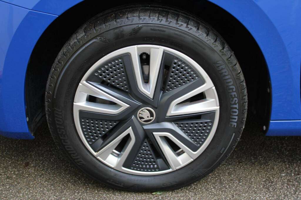 Skoda Fabia Fabia Colour Edition Tsi White #33