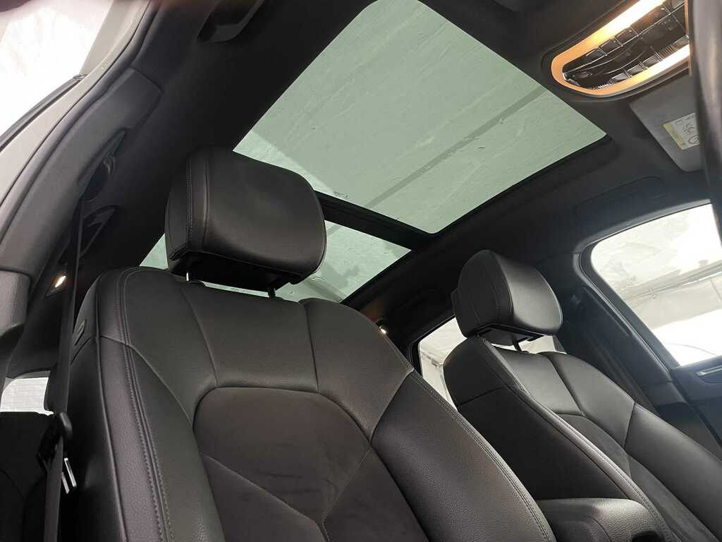 Porsche Macan Suv Red #33