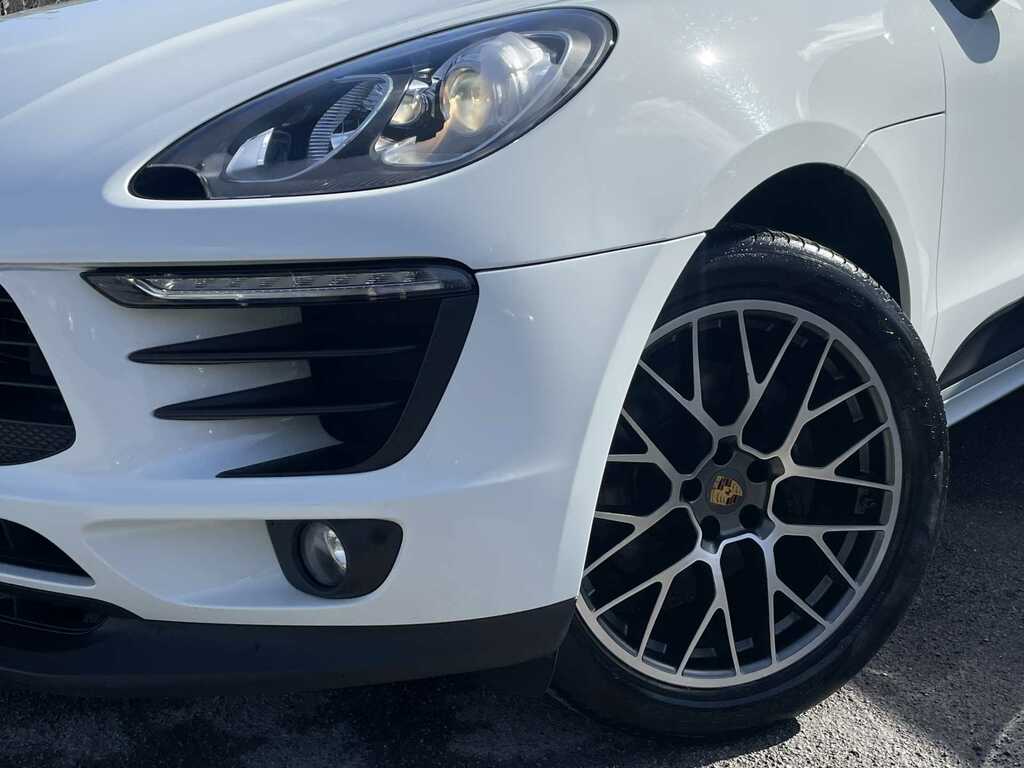 Porsche Macan Suv Red #10