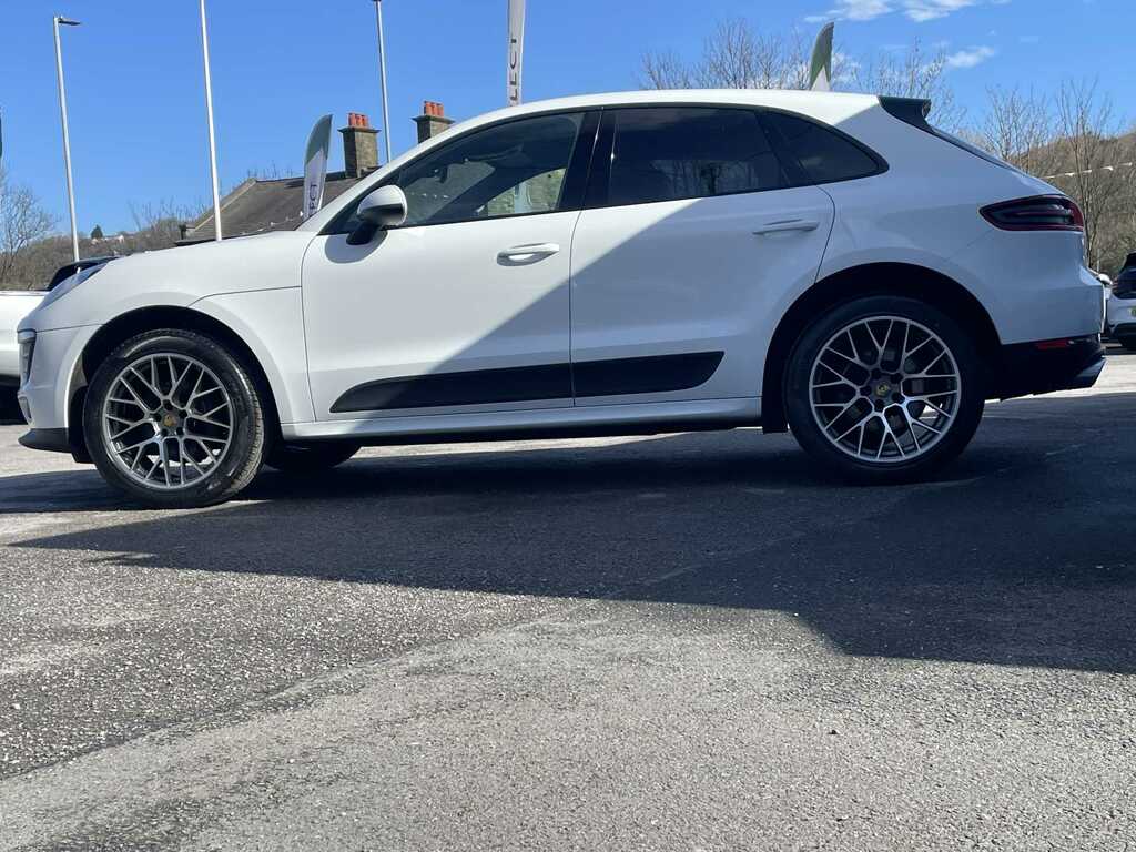 Porsche Macan Suv Red #7