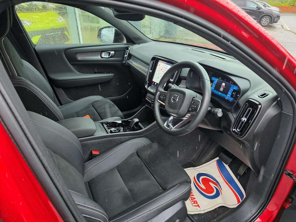 Volvo XC40 2.0 B4p Plus Dark KN73MBX Red #6