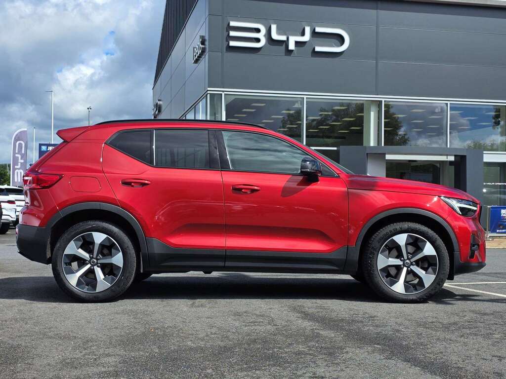Volvo XC40 2.0 B4p Plus Dark KN73MBX Red #4