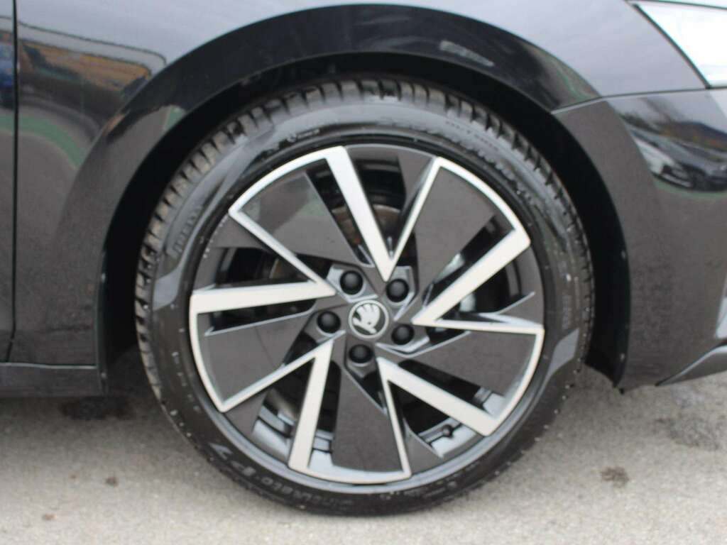Skoda Octavia 1.5 Tsi 150 E-tec Sportline Dsg Black #5