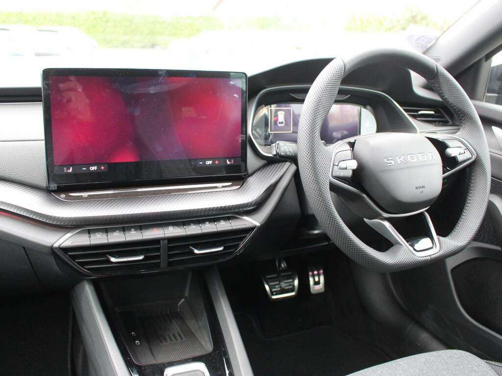 Skoda Octavia 1.5 Tsi 150 E-tec Sportline Dsg Black #2