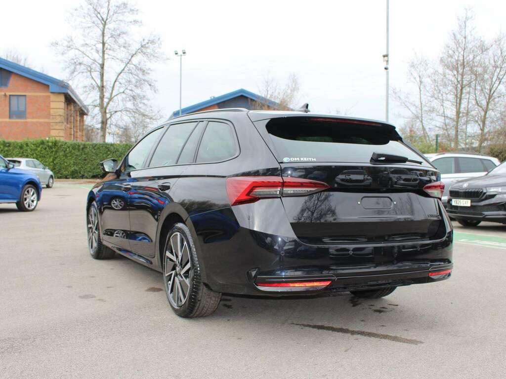 Skoda Octavia 1.5 Tsi 150 E-tec Sportline Dsg Black #3