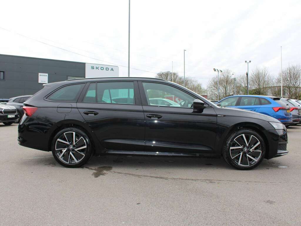 Skoda Octavia 1.5 Tsi 150 E-tec Sportline Dsg Black #4