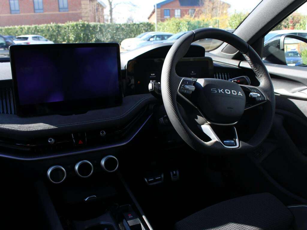 Skoda Superb 1.5 Tsi Iv Sportline Dsg Black #2